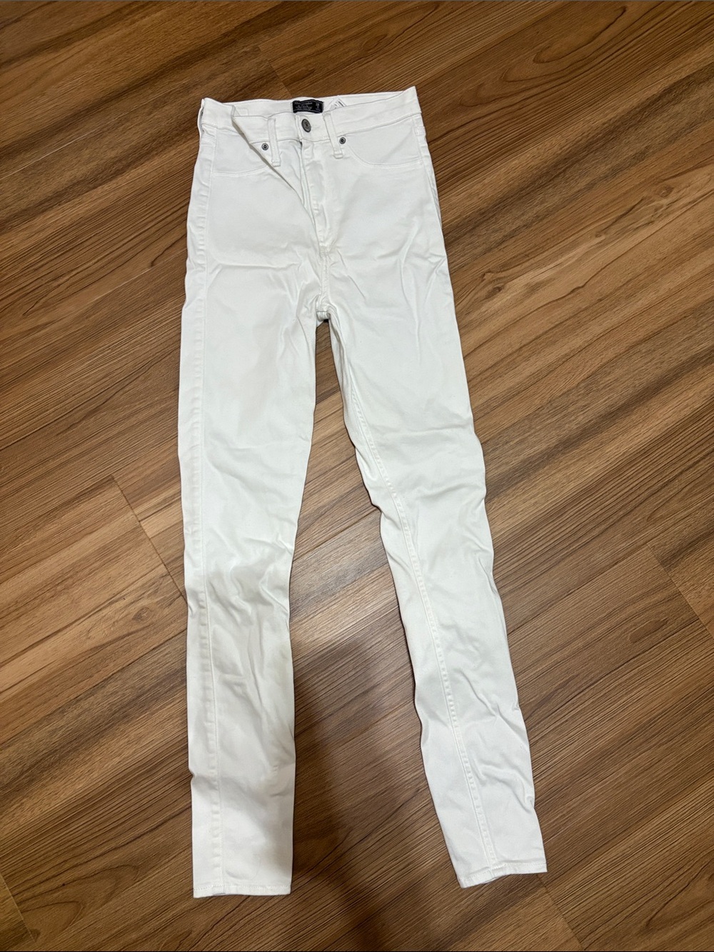 Abercrombie & Fitch White Skinny Jeans - Women's